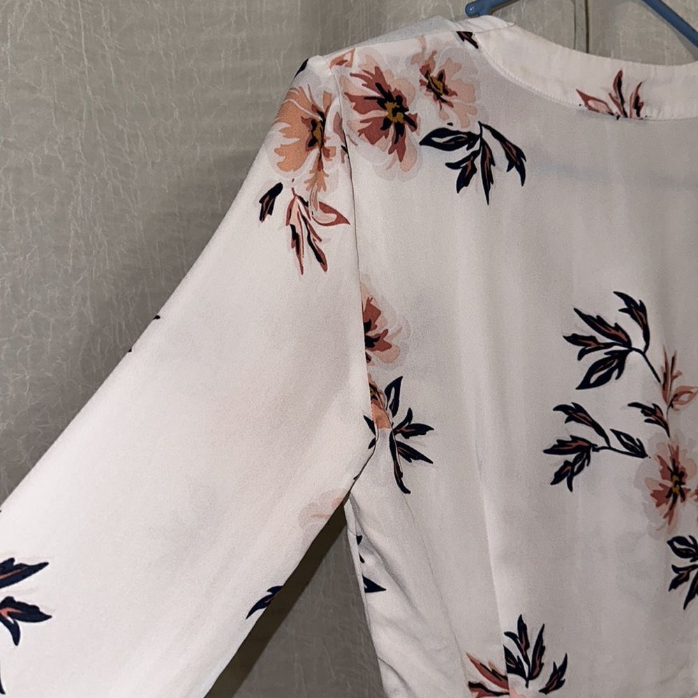 TOKITO 4 White Pink Navy Floral Button Front Bell Sleeve Peplum Tie Blouse - Picture 9 of 12